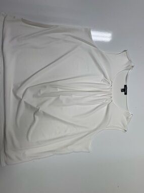 Roz & Ali White Sleeveless Gathered Neck Tank